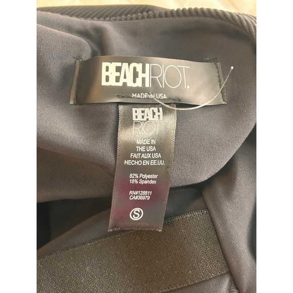 Beach Riot Black Ribbed Tank Moderate Coverage NWOT Small - Picture 7 of 10